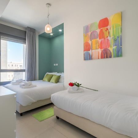 Full Option 7 People Jerusalém Exterior foto