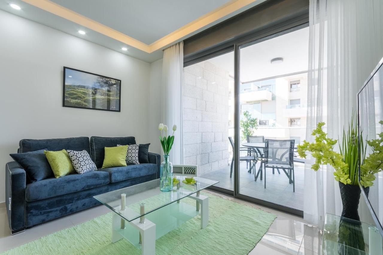Full Option 7 People Jerusalém Exterior foto