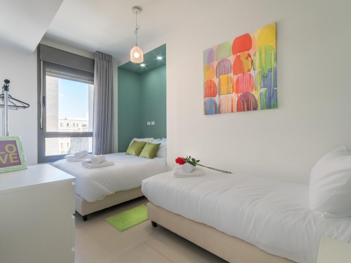 Full Option 7 People Jerusalém Exterior foto