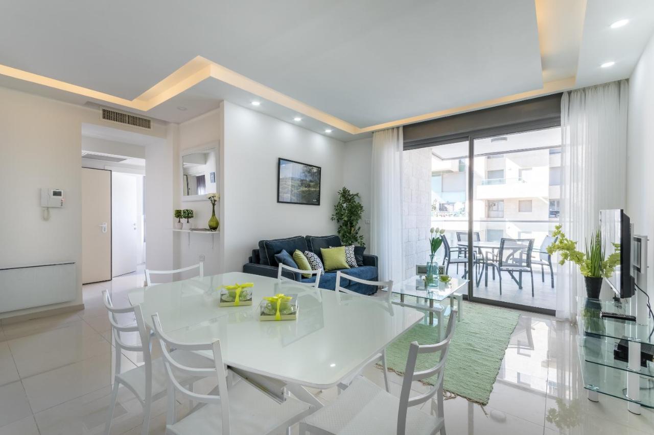 Full Option 7 People Jerusalém Exterior foto